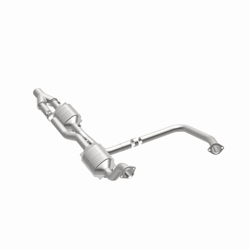 MagnaFlow OEM-Grade Direct-Fit Catalytic Converter - Dodge Ram 2500 3500 2004-2007 5.7L, view 3
