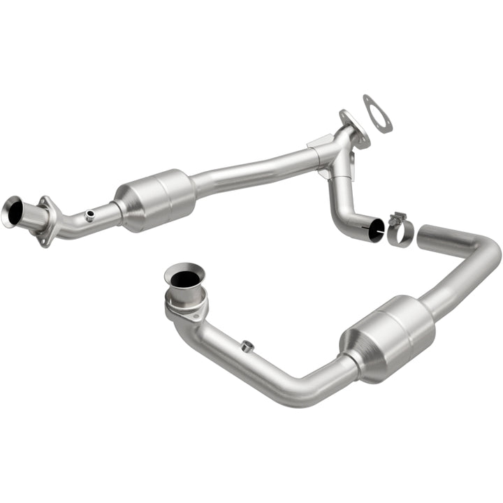 MagnaFlow OEM-Grade Direct-Fit Catalytic Converter - Ford E-150 E-250 E-350 Econoline 2000-2003 5.4L