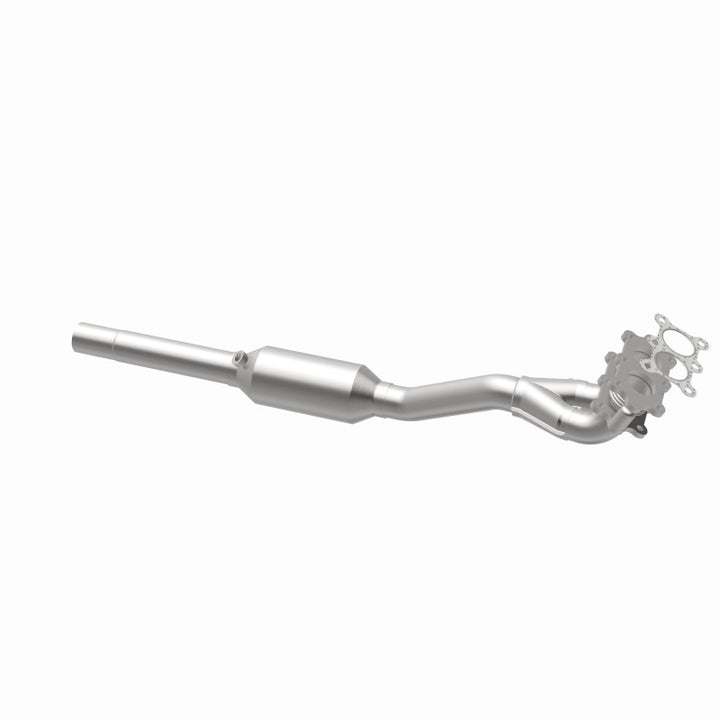 MagnaFlow OEM-Grade Direct-Fit Catalytic Converter - Volkswagen Beetle Golf Jetta 1998-2004 2.0L, view 4