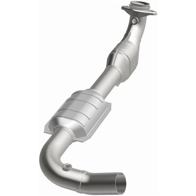 MagnaFlow OEM-Grade Direct-Fit Catalytic Converter - Ford E-150 E-250 Econoline 2000-2004 4.6L - Driver Side, view 5