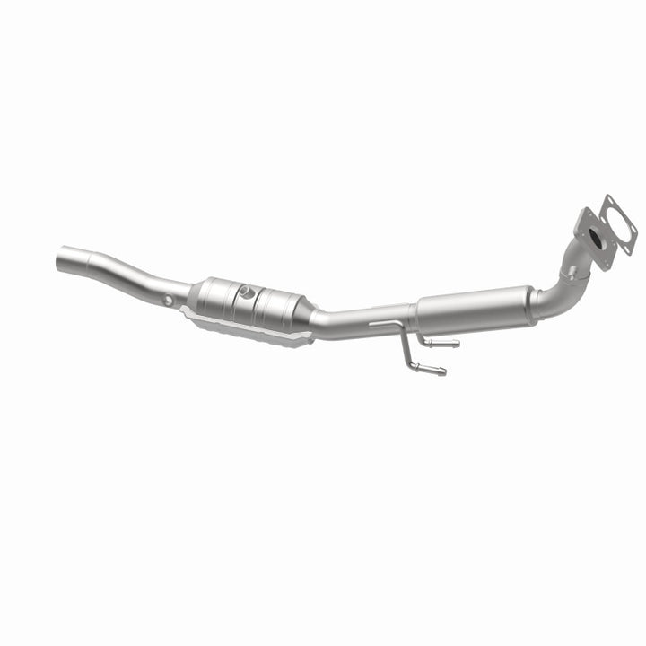 MagnaFlow OEM-Grade Direct-Fit Catalytic Converter - Volkswagen Jetta 2004-2005 2.0L, 360 degree view