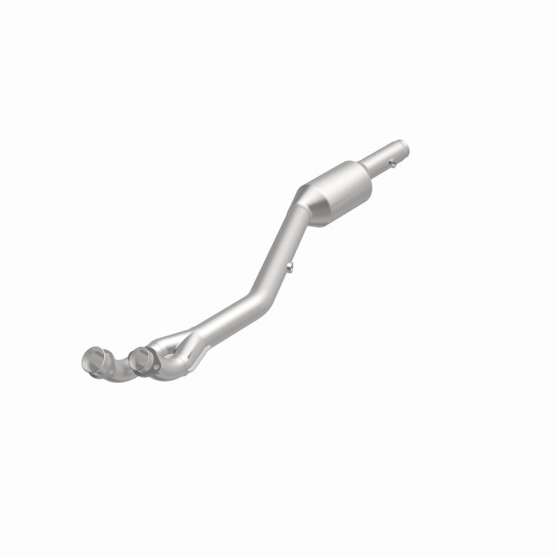 MagnaFlow OEM-Grade Direct-Fit Catalytic Converter - BMW M5 2000-2003 5.0L - Driver Side, view 4