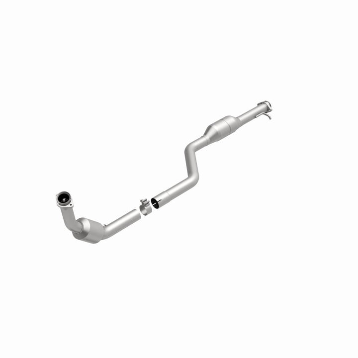 MagnaFlow OEM-Grade Direct-Fit Catalytic Converter - Mercedes-Benz SL500 1999-2002 5.0L, 360 degree view