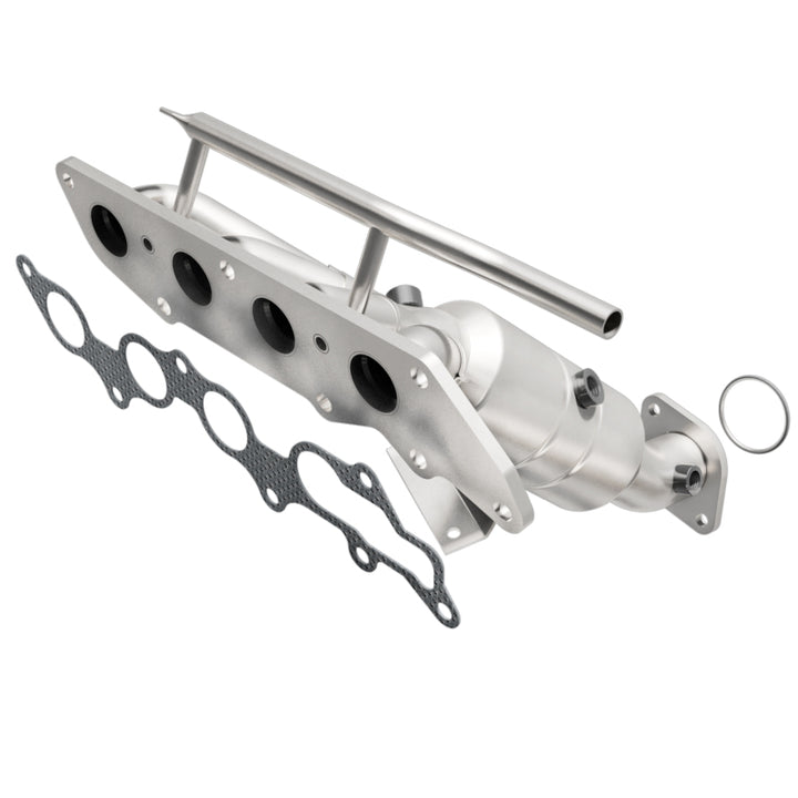 MagnaFlow OEM-Grade Direct-Fit Manifold Catalytic Converter - Ford Focus 2003-2004 2.3L, view 2