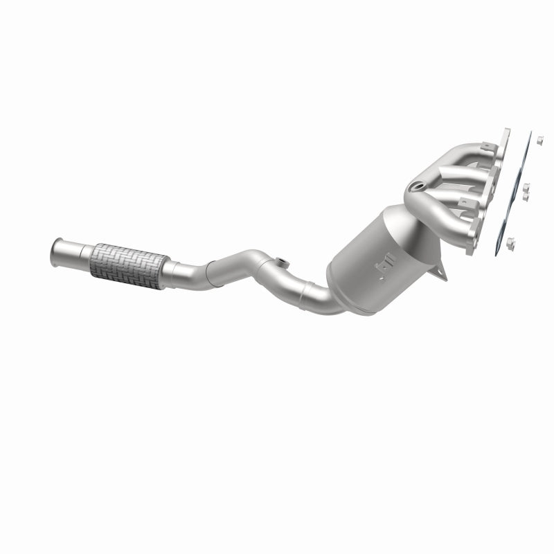 MagnaFlow OEM Grade Manifold Catalytic Converter - Ford EcoSport 2018-2022, 360 degree view