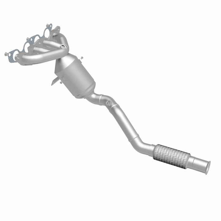 MagnaFlow OEM Grade Manifold Catalytic Converter - Ford EcoSport 2018-2022, 360 degree view