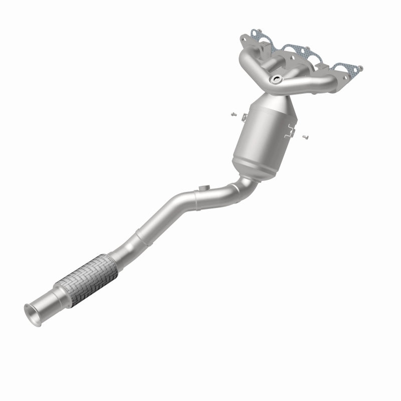 MagnaFlow OEM Grade Manifold Catalytic Converter - Ford EcoSport 2018-2022, 360 degree view