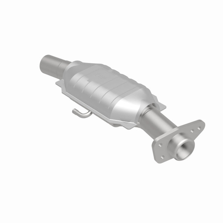 MagnaFlow Standard-Grade Direct-Fit Catalytic Converter - Chevrolet El Camino / Monte Carlo 1978-1983, 360 degree view