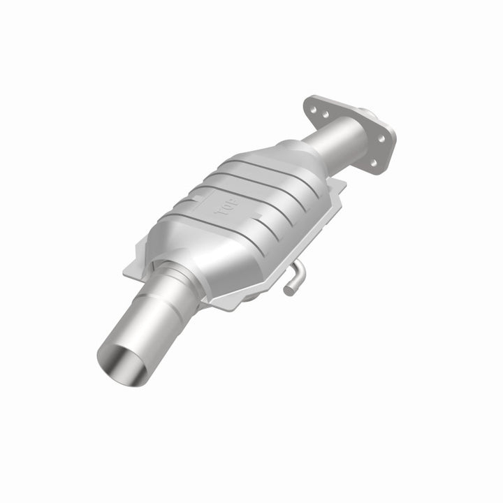 MagnaFlow Standard-Grade Direct-Fit Catalytic Converter - Chevrolet El Camino / Monte Carlo 1978-1983, 360 degree view