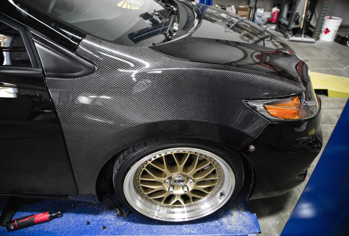 Seibon 14-15 Honda Civic 2 Door OE-Style Carbon Fiber Fenders.