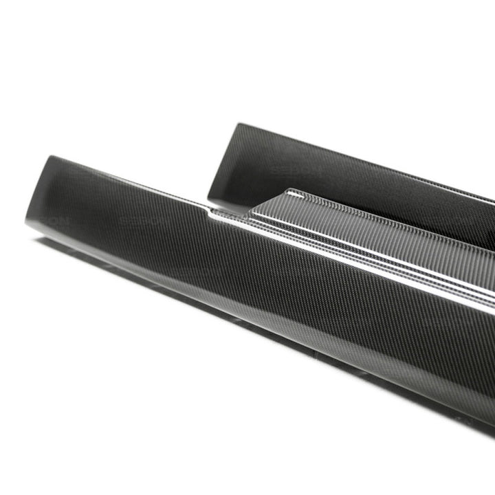 Seibon 09-10 Nissan GTR R35 OEm Style Carbon Fiber Side Skirts.