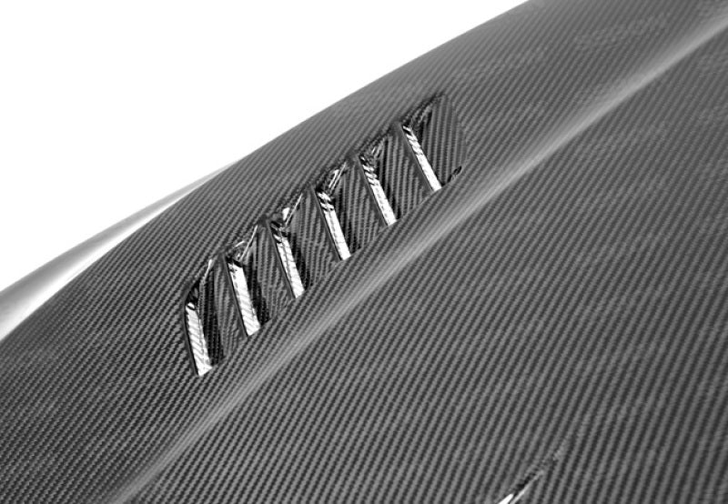 Seibon 12-14 BMW F30 / F32 VR-Style Carbon Fiber Hood.