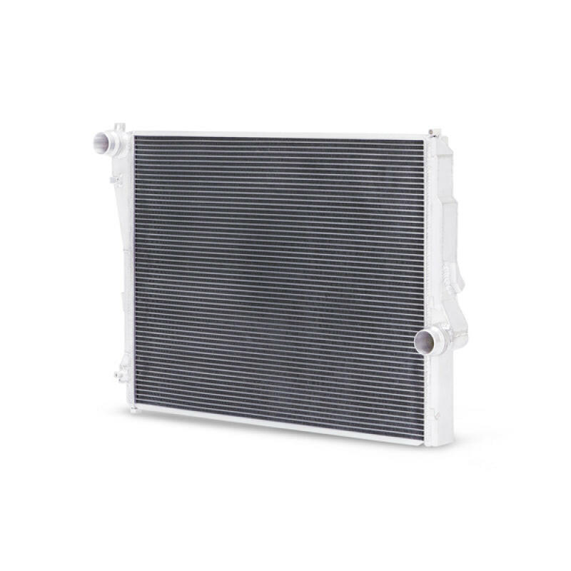 Mishimoto 99-06 BMW 323i/323i/328i/330i Performance Aluminum Radiator.